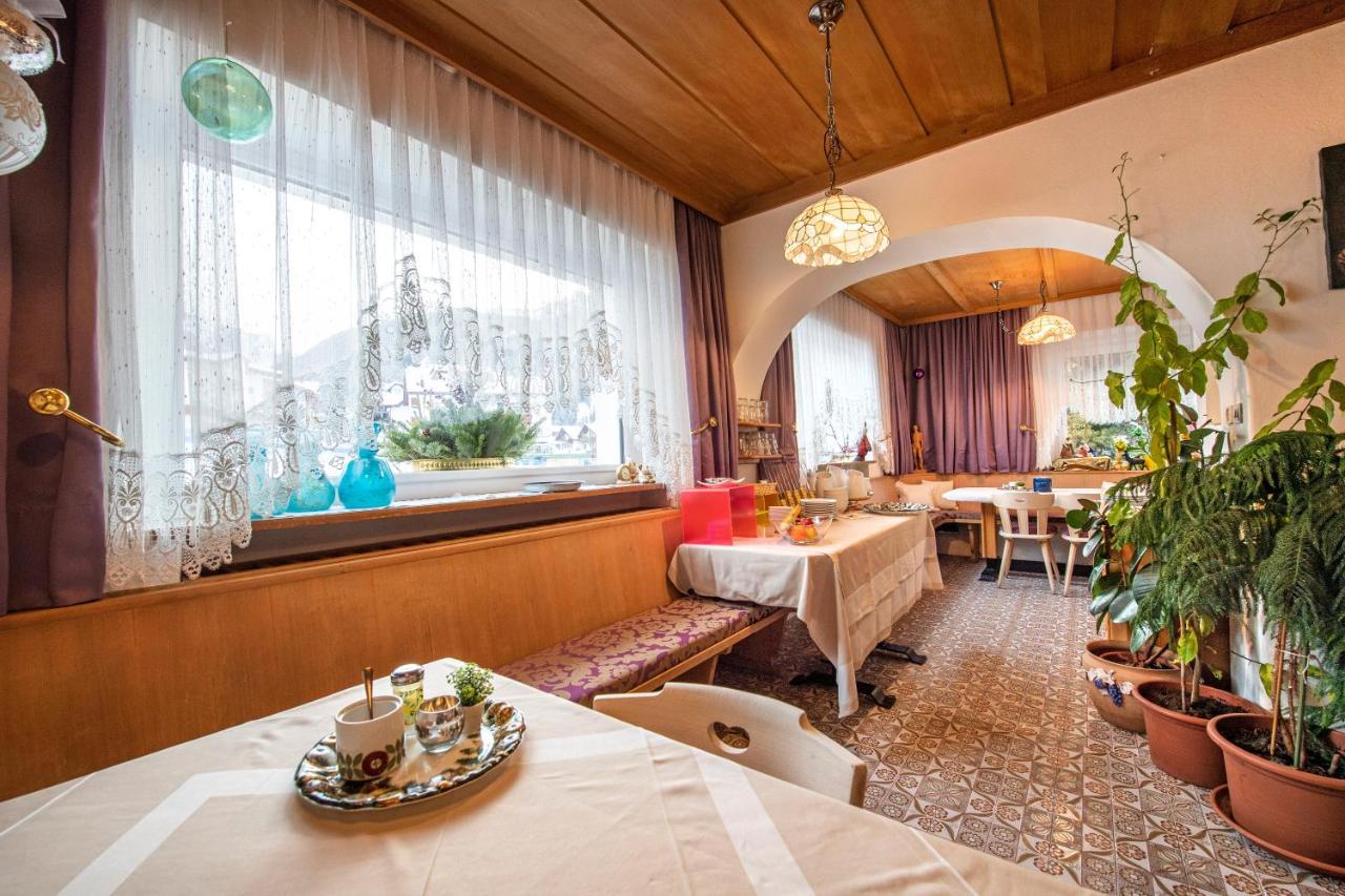 Garni Bondi Bed & Breakfast Selva di Val Gardena Exterior foto